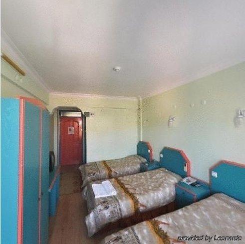 ברגאמה Anil Hotel חדר תמונה