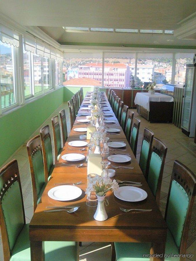 ברגאמה Anil Hotel מסעדה תמונה